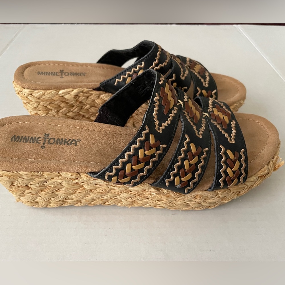 Minnetonka Black Leather Strappy Sandals Braided Natural Wedge Heel Womens Sz 9 - Picture 5 of 9